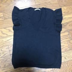値下げ！ZARA フリル　半袖ニット　ブラックのサムネイル