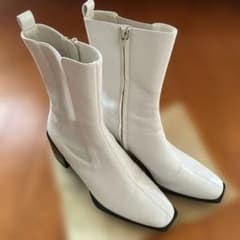 Excellent condition CELFORD side-zip side-gore boots, white, size 23.5cm