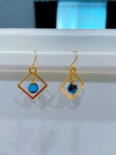 ホタルガラス  ひし形ピアスのサムネイル