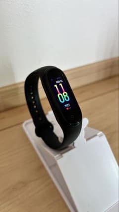 Mi Smart Band 5 ブラック 本体 充電ケーブル付のサムネイル