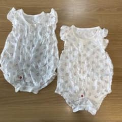 アカチャンホンポ ガーゼ素材 花柄 ロンパース 70 双子【最終処分】のサムネイル