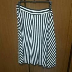 モノクロのチェックスカートのサムネイル