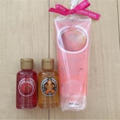 てづにゃんさん専用！ボディショップ  ボディローション&ボディシャンプーのサムネイル