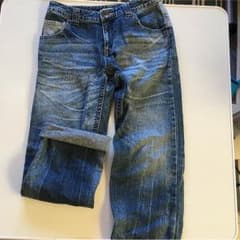 ボーイッシュなジーンズのサムネイル