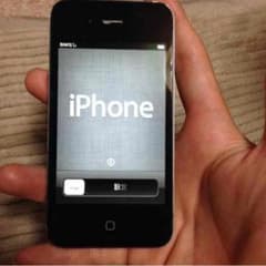 今だけ送料無料！！iPhone4のサムネイル