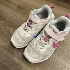 Nike ピンク スニーカー 19cmのサムネイル