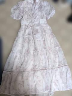 エブリン花柄シアー素材ティアードワンピース - メルカリ