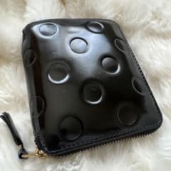 コムデギャルソン】 ポルカドット 二つ折りジップウォレット - メルカリ