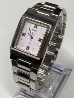 稼働品】SEIKO スクエア V701-5D30 新品電池 - メルカリ