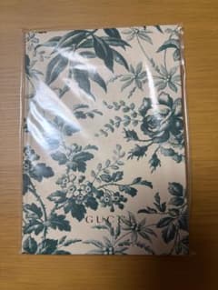 GUCCI 花柄ノートブック UOMO特別号【未使用品】のサムネイル