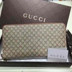 くぅちゃん様専用GUCCI  星  財布のサムネイル