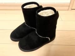 美品⭐️無印　キッズ　ムートンブーツ　15-16cmのサムネイル