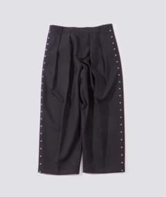 HiNT スタッズ付きグレーワイドパンツ　Who’s who galleryのサムネイル