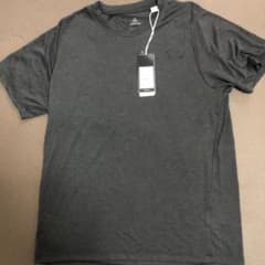 Tシャツ　adidasのサムネイル