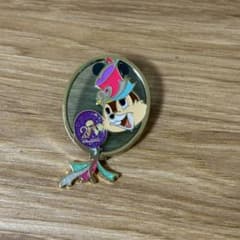 箱無し】香港ディズニー 20周年 ランダム ピンバッジ チップ - メルカリ