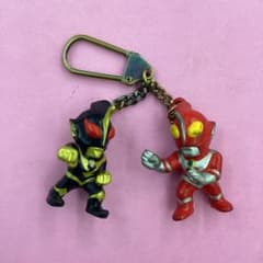 ウルトラマンゼアス ウルトラマンシャドー キーホルダー - メルカリ