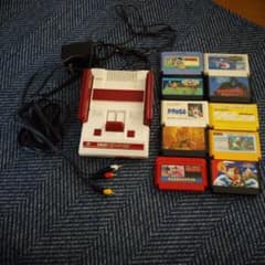 ファミコン本体+カセット10本セットのサムネイル
