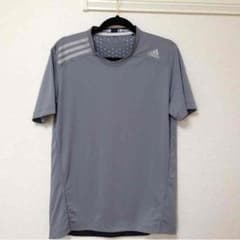 adidasTシャツのサムネイル
