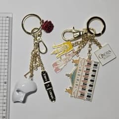 パリ オペラ座 ガルニエ宮 オペラ座の怪人 キーホルダー 2点セット パリ オペラ座 ガルニエ宮 オペラ座の怪人 キーホルダー 2点セット