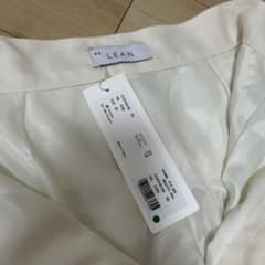 RE LEAN アイボリー ワイドパンツ 36のサムネイル