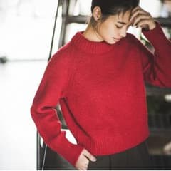 最終値下げ✳ユニクロユー✳新品ブークレークルーネックセーター♡のサムネイル