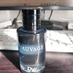 ま*き様 Dior Sauvage 男性用香水　１００ml入り９割のサムネイル