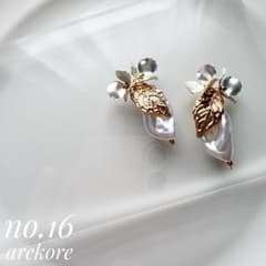 【no.16】白銀フラワー×リーフ×バロックパール ピアス/イヤリングのサムネイル