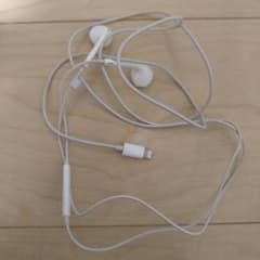 Apple純正品　iphone　有線イヤホン　ライトニングケーブルのサムネイル