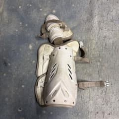 野球用 フットガード ホワイト 右バッター用のサムネイル