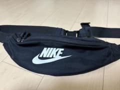 Nike ボディバッグ ブラックのサムネイル