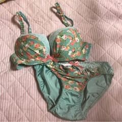 みぃ★えぃCHAN★MAMA様専用ブラ＆ショーツセットのサムネイル