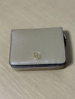 極美品 TORY BURCH 二つ折り財布 ベージュのサムネイル