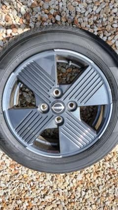 送料込 軽自動車用 日産サクラ ほぼ新品 純正ホイールタイヤセット 滋賀割のサムネイル