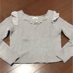お値下げしました。MIIA★ビジュー付きのニットのサムネイル