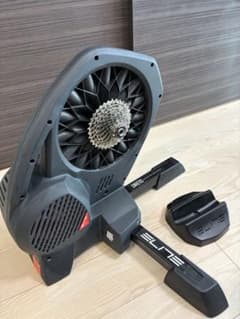 ELITE DIRETO 固定ローラー（Tacxローラー台マット付き） ELITE DIRETO 固定ローラー（Tacxローラー台マット付き） - メルカリ