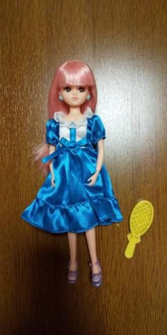 リカちゃん人形のサムネイル