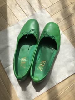 ZARA  リアルレザーバレリーナシューズ　グリーンのサムネイル