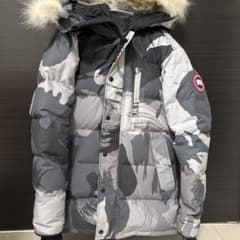 カナダグース　迷彩　ファー付き　美品のサムネイル