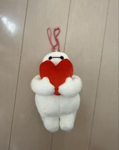 베이맥스 봉제인형 하트 첨부