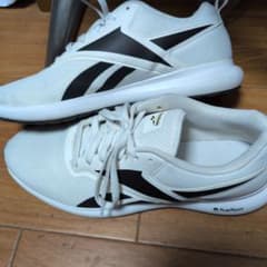 最終値下げReebok Drift Run ホワイト/ブラックのサムネイル
