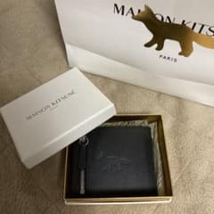 メゾンキツネ　折り財布　二つ折りのサムネイル