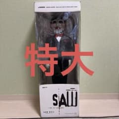 SAW/ジグソウ ビリー人形 ソウ』第8弾、ジグソウ復活の初予告編解禁 ビリー人形も登場 - 映画