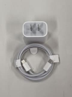 Apple 純正 20W USB-C 電源アダプタ USB-Cケーブルのサムネイル