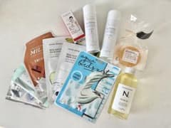 【明日値上げ】アベンヌ化粧水2本+フェイスパック6枚+リップエッセンス等のサムネイル