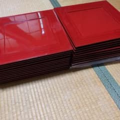 美しい朱色のお盆 （正方形33センチ）18枚セット 美しい朱色のお盆 （正方形33センチ）18枚セット - メルカリ