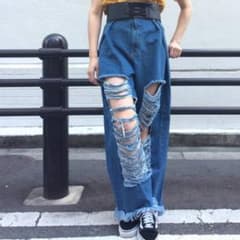 【最終値下げ】デニムワイドパンツ ダメージジーンズ ストリートのサムネイル