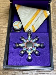 勲八等瑞宝章 略章付 勲章のサムネイル