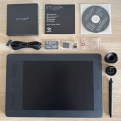 Wacom Intuos Pro PTH-651 mediumのサムネイル