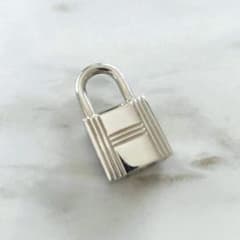 エルメス HERMES カデナ/南京錠 鍵なしシルバー163 - メルカリ
