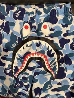 A BATHING APE SHARK カモ柄 ショートパンツ ブルー Mのサムネイル